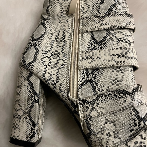 Snake print booties - Picture 4 of 6